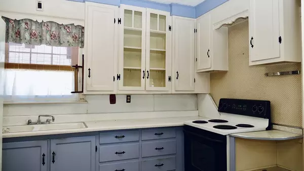 Brockton, MA 02302,17 Glendale St