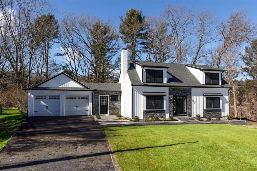 121 Country Ln, Westwood, MA 02090