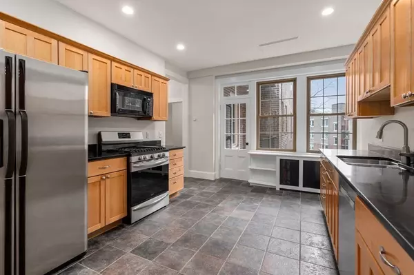 Brookline, MA 02446,1264 Beacon St #5