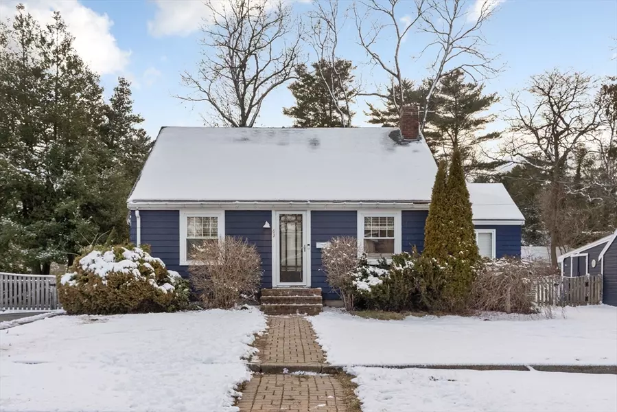 63 Walnut Ct, Stoughton, MA 02072