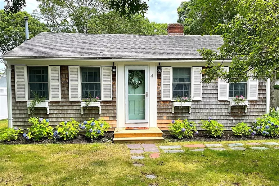 4 Eldridge Rd, Yarmouth, MA 02664