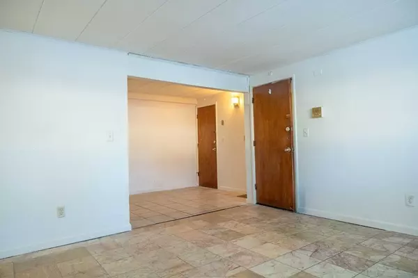 Randolph, MA 02368,20 Nelson Dr #1B