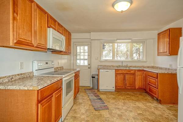 Northbridge, MA 01588,10 Oak #10