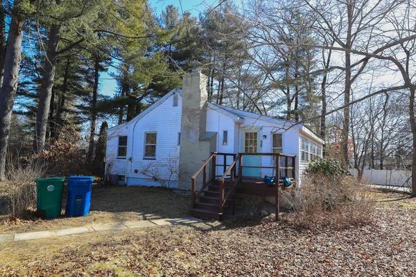 22 New Foster Ave, Billerica, MA 01821