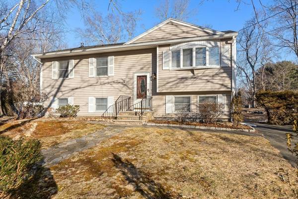 33 Meadow Drive, Middleton, MA 01949