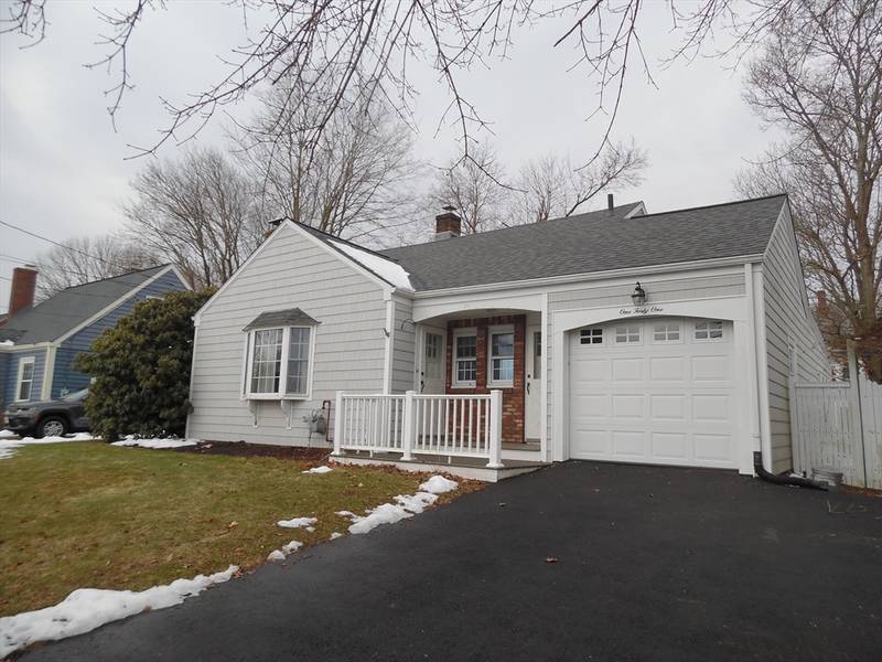 141 Randall Ave, Somerset, MA 02726