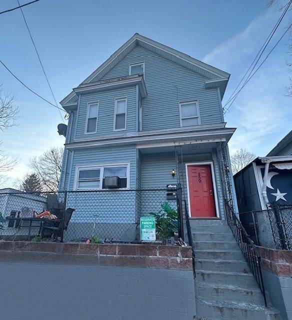 859 Lawrence St, Lowell, MA 01852