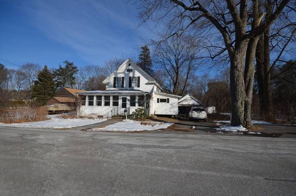 11 Oakes St, Millbury, MA 01527