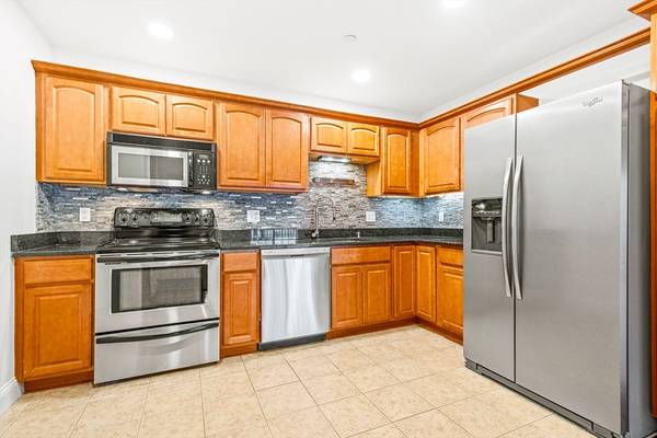 39 Fenton St #4, Boston, MA 02122