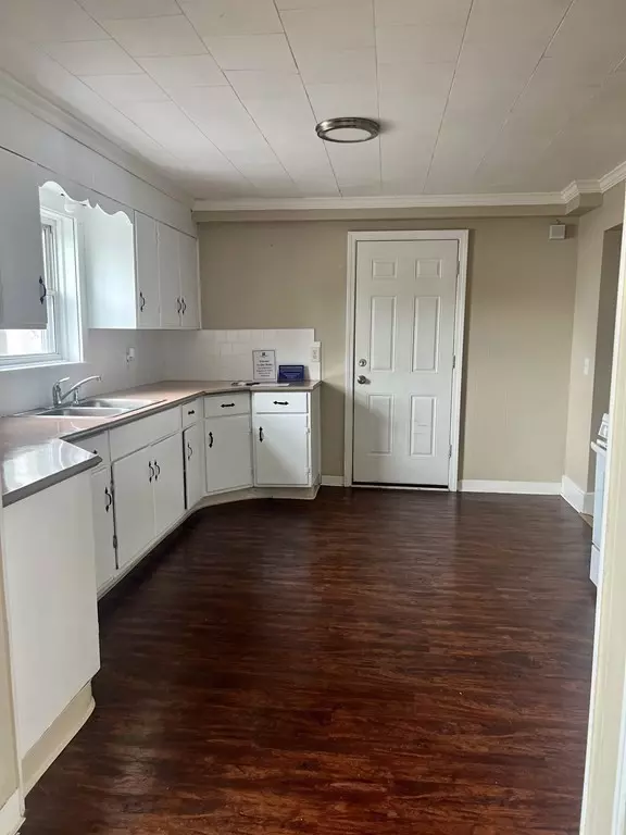 Fall River, MA 02720,270 Stetson St