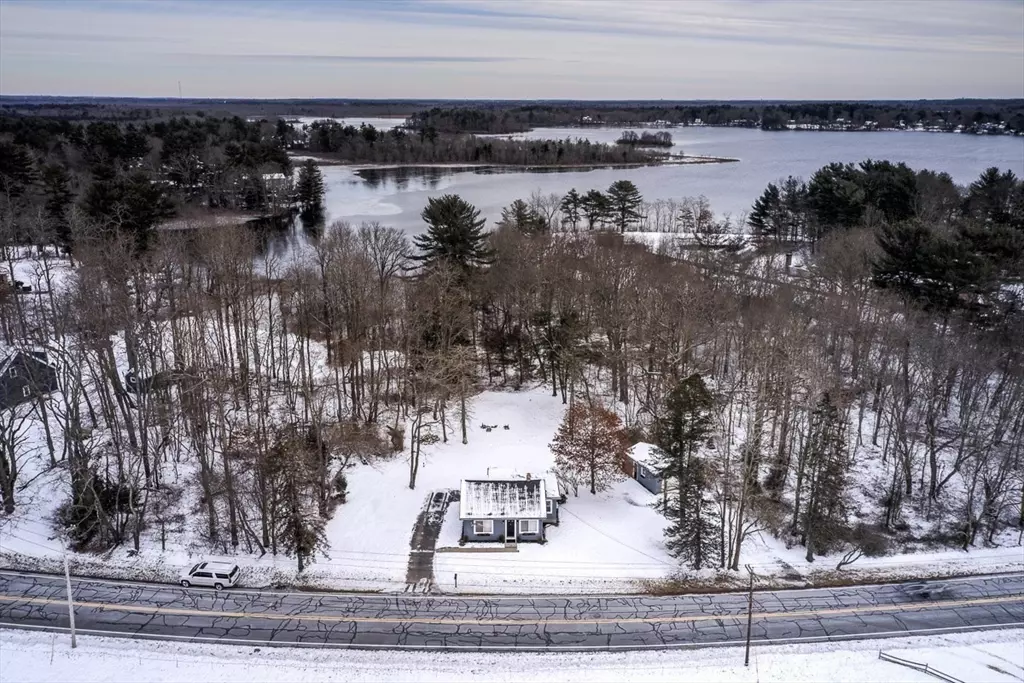 Raynham, MA 02767,664 Elm St E