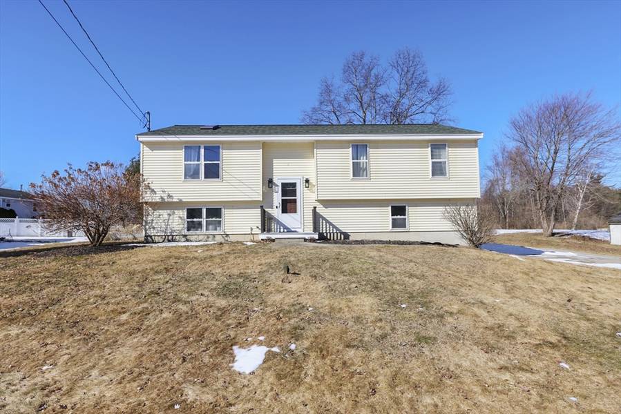 5 Brandywine Drive, East Kingston, NH 03827