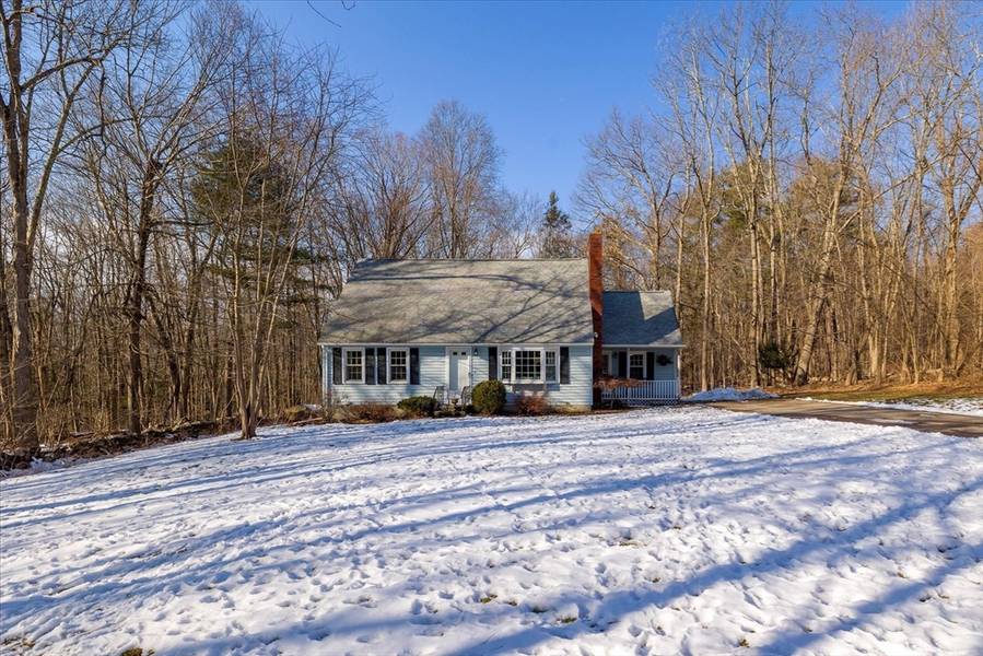 35 Bushnell Rd, Sturbridge, MA 01566