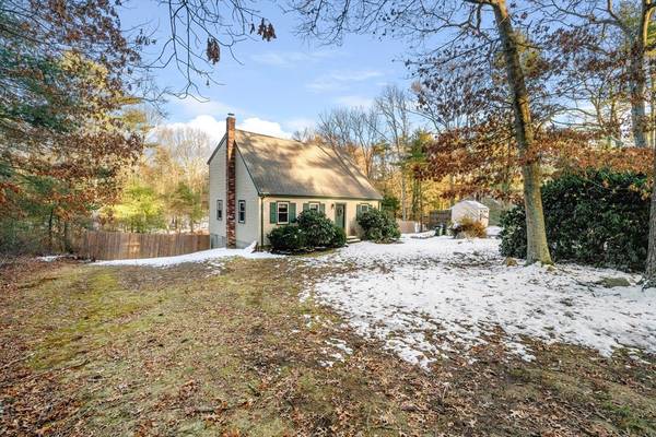 34 S Kingman St, Lakeville, MA 02347