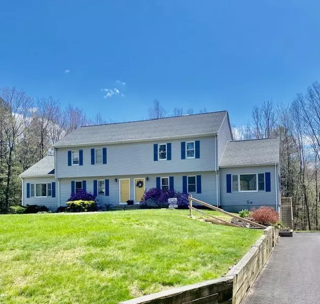 141 East. County Road #141, Rutland, MA 01543