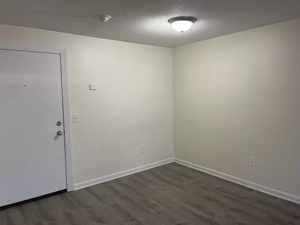 Rutland, MA 01543,176 Maple Ave #7-3