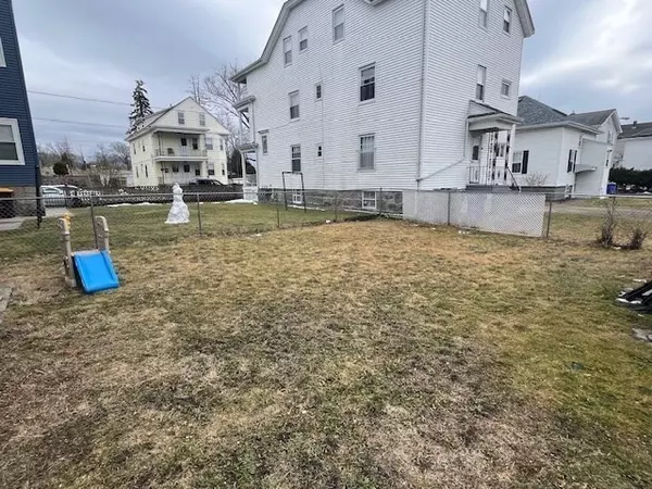 Fall River, MA 02720,985-987 Walnut Street