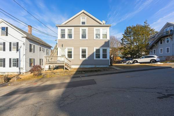 Spencer, MA 01562,3 Pond St