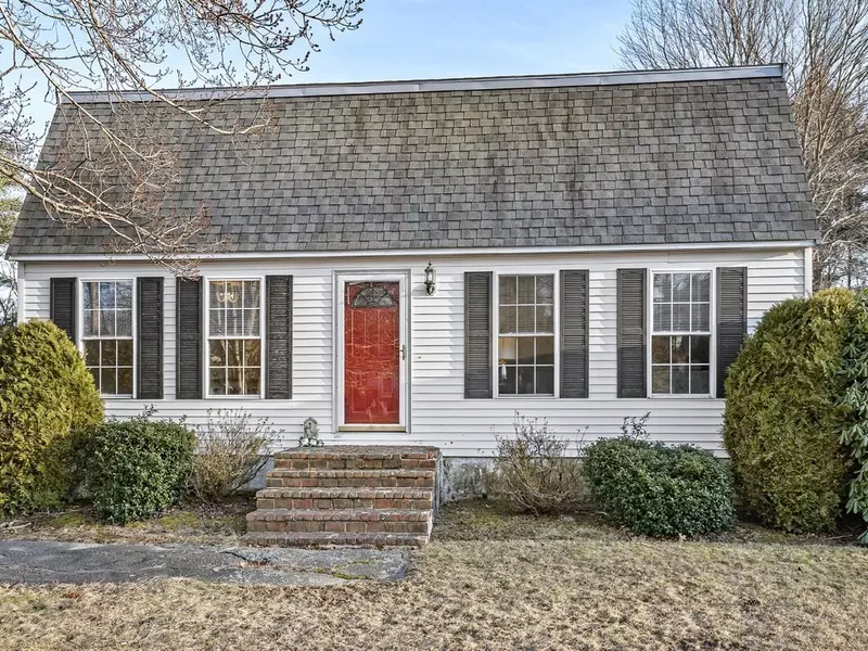 12 Portsmouth Rd, Amesbury, MA 01913