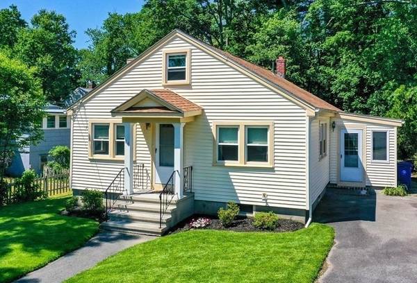 84 E Shore Rd, Holbrook, MA 02343