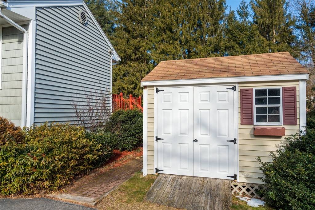 Sharon, MA 02067,15 Cedrus Road