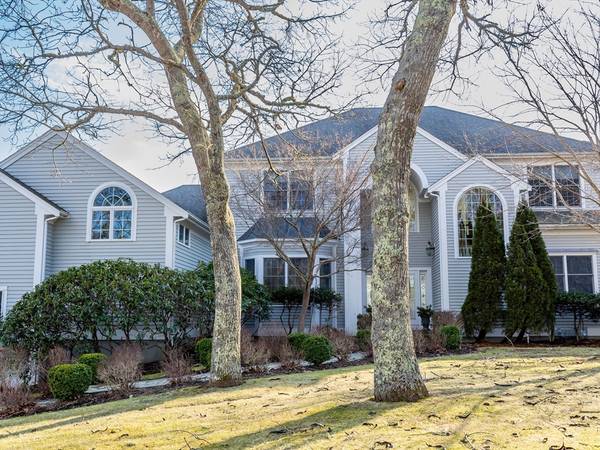 12 Summit Lane, Falmouth, MA 02536