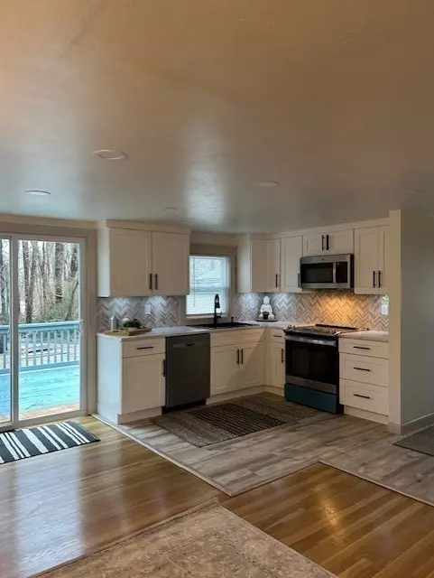 Halifax, MA 02338,27 Cedar Ln