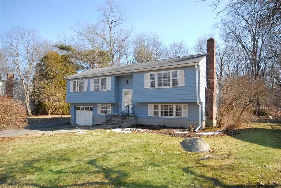 42 George St, Littleton, MA 01460