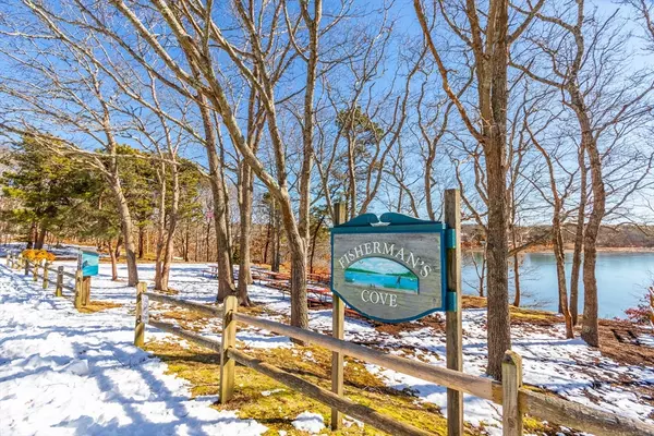 Falmouth, MA 02536,49 Fishermans Cove Rd