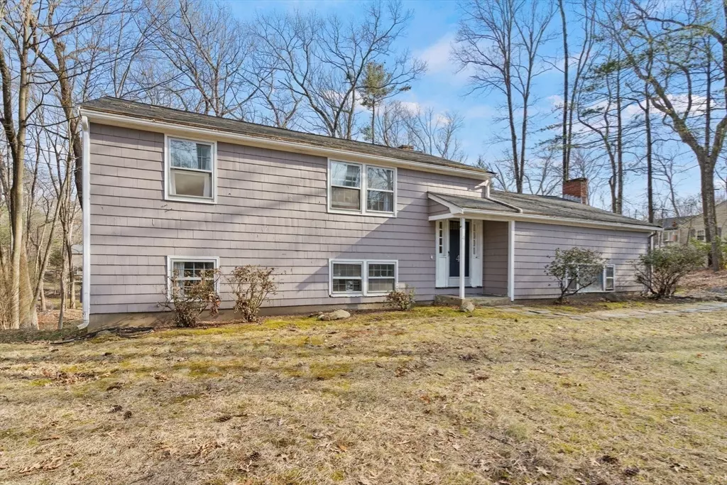 Acton, MA 01720,4 Flintlock Dr