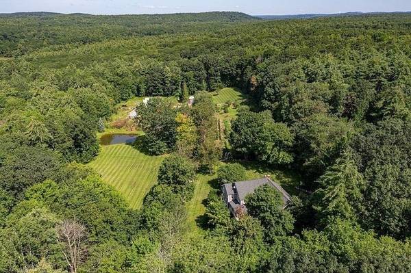 5 Ragged Hill Rd, Hubbardston, MA 01452