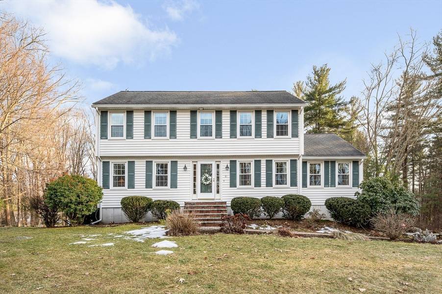 10 Autumn Ln, Chelmsford, MA 01824