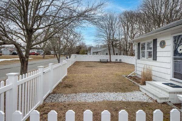 Mattapoisett, MA 02739,7 Railroad Ave