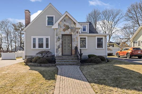 130 Crafts St #130, Newton, MA 02460