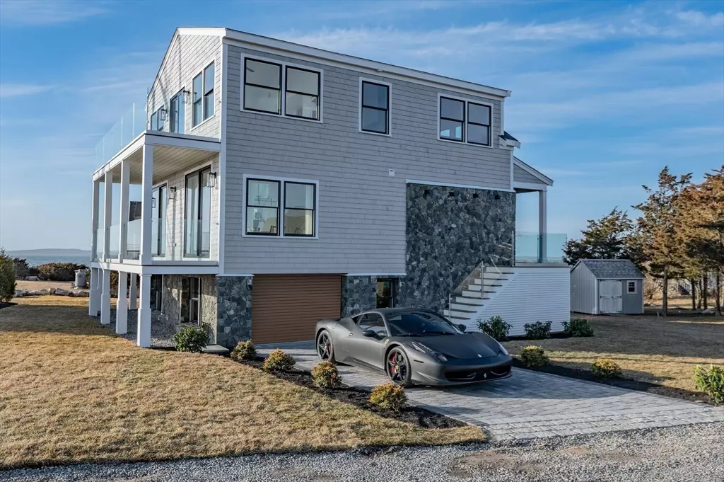 Bourne, MA 02559,10 Harbor Way