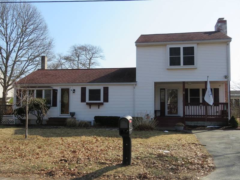 5 Stephens Ave, Wareham, MA 02571