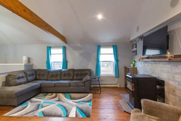 Plymouth, MA 02360,242 Summer St