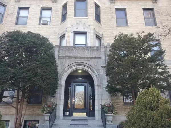 51 Park Dr #6, Boston, MA 02215