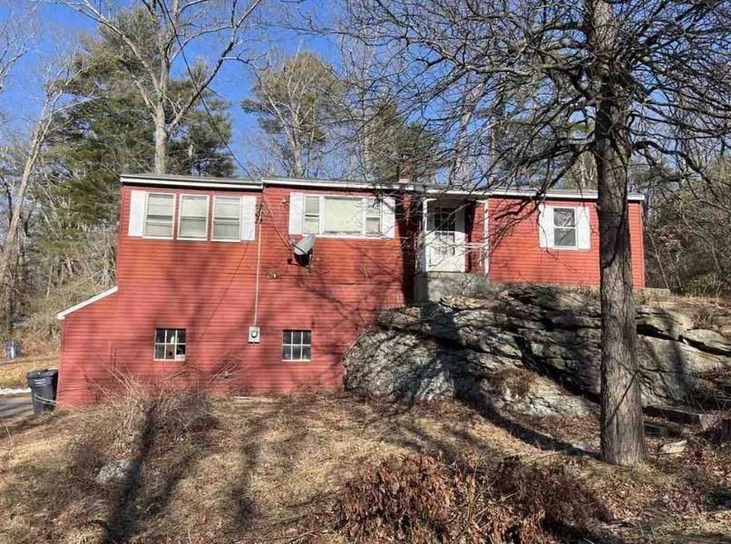 55 Hartford Ave W, Mendon, MA 01756