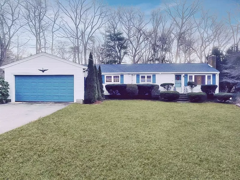 25 Presidents Ln, Plymouth, MA 02360