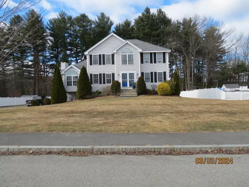 72 Heritage Rd, Dracut, MA 01826