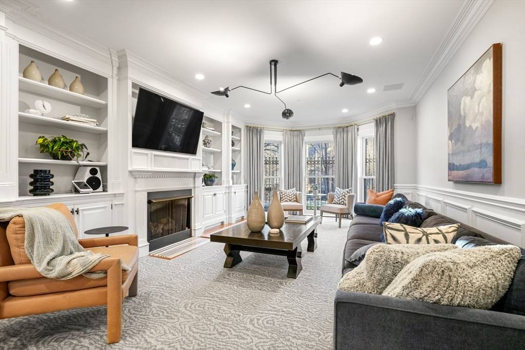 447 Beacon St #2, Boston, MA 02115