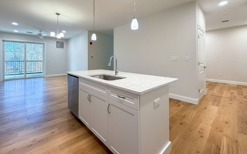 Canton, MA 02021,50 Coppersmith Way #5-205