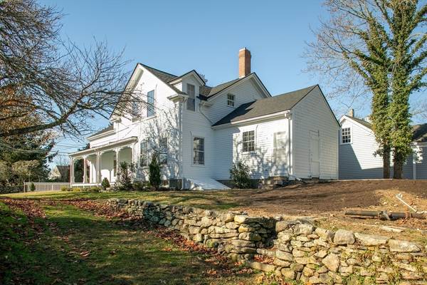 1954 Main Rd, Westport, MA 02791