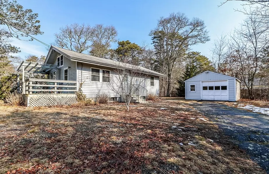 53 Forest Drive, Mashpee, MA 02649