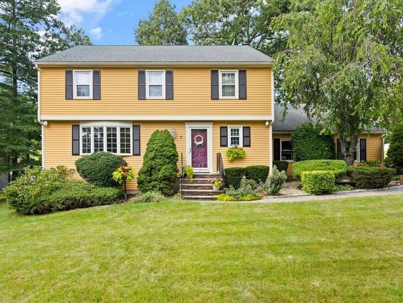 5 Middlebury Ln, Beverly, MA 01915