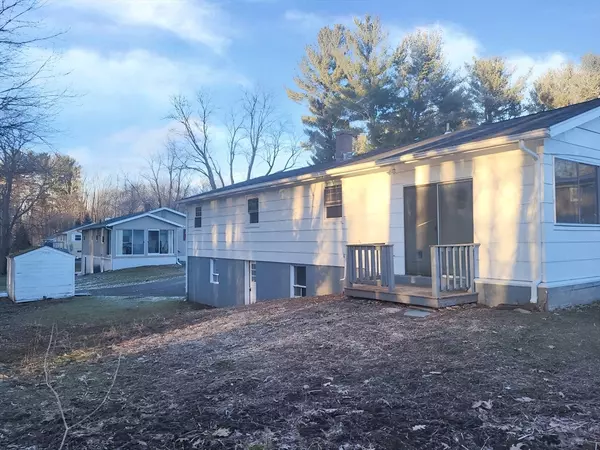 Spencer, MA 01562,20 Sunset Ln