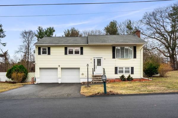 55 Anderson Dr, Methuen, MA 01844