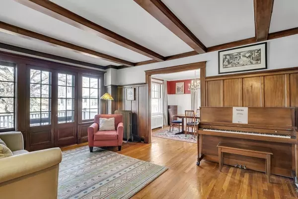 Brookline, MA 02446,42 Russell Street