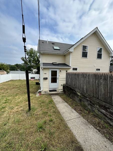 48 Butler St #R, Salem, MA 01970